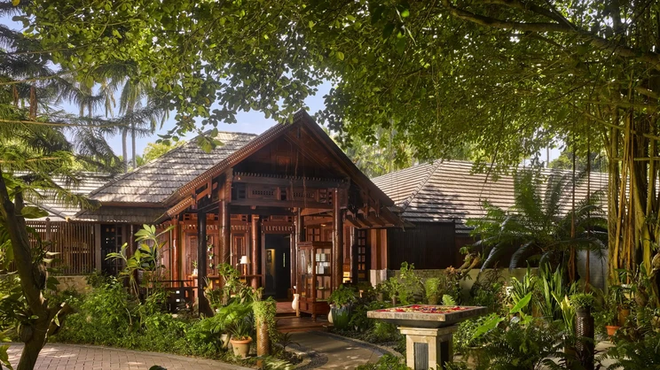 Royal Island Resort & Spa